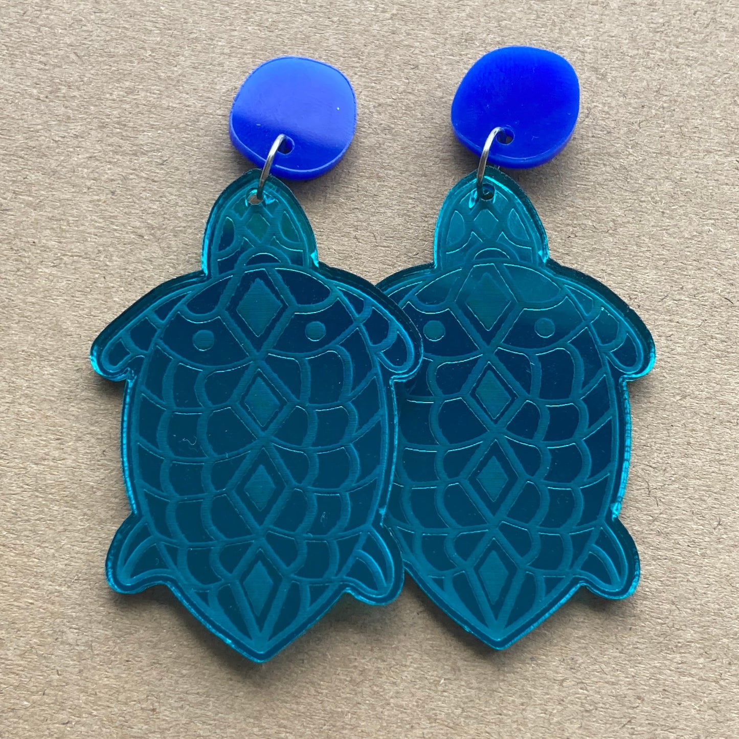 ‘Gurlibil’ – Turtle earrings