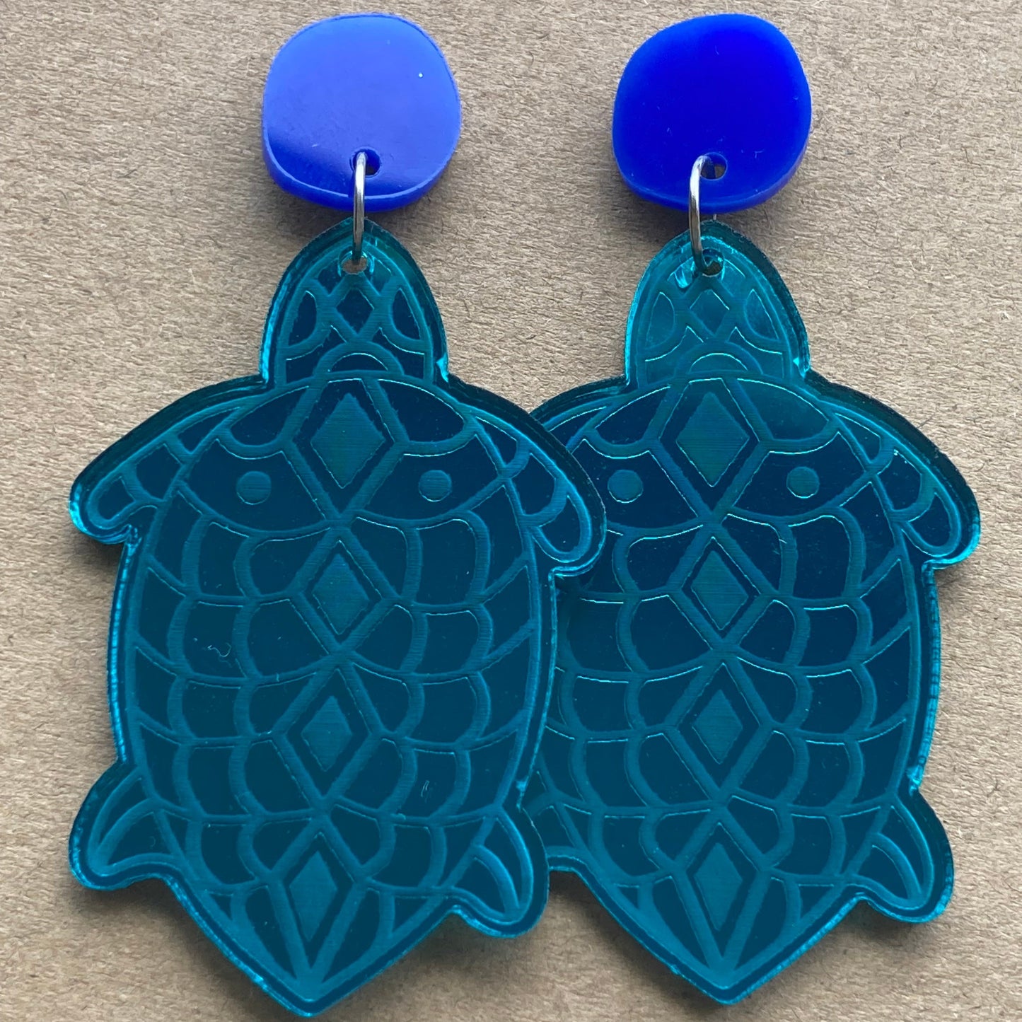 ‘Gurlibil’ – Turtle earrings