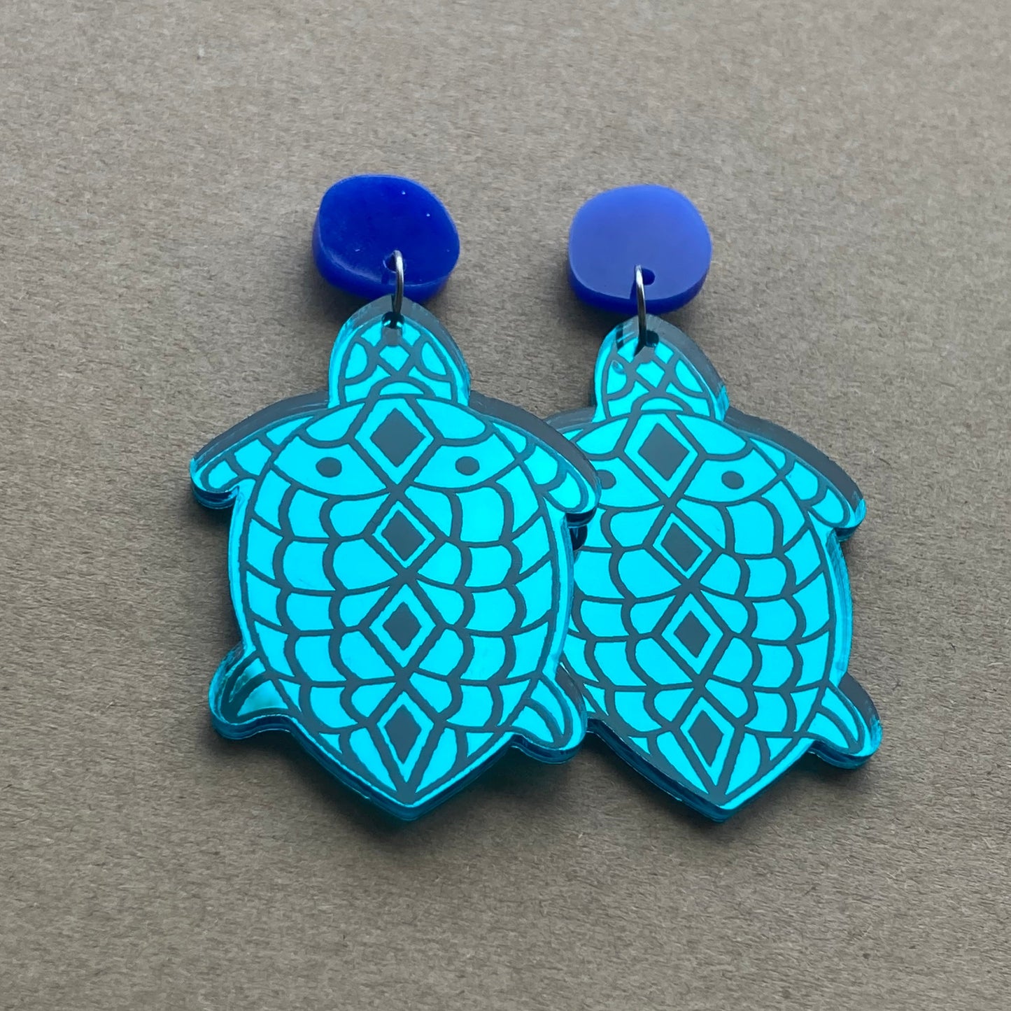 ‘Gurlibil’ – Turtle earrings
