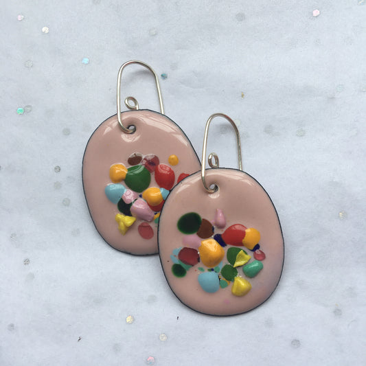 Mary - Pastel Pink Queenies