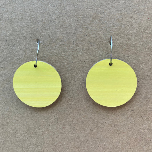 Yellow stripe circle earrings