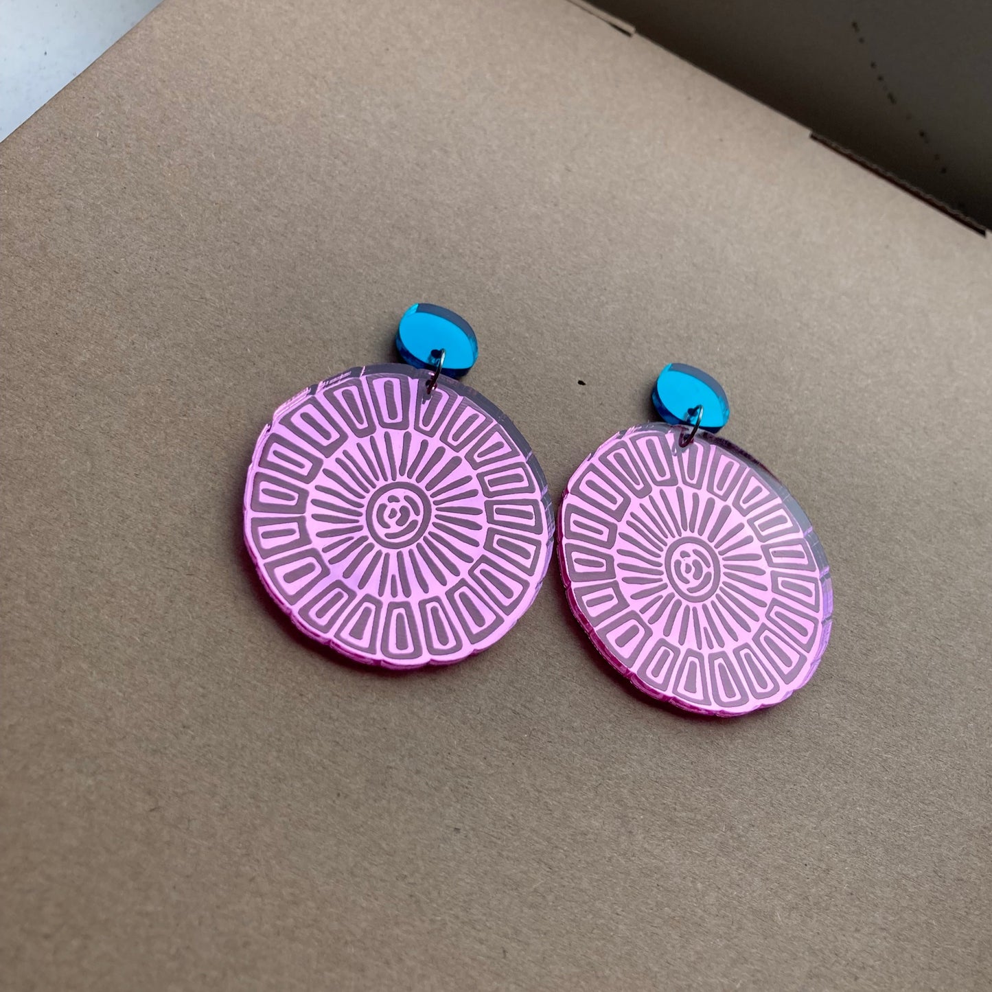 Kija Country earrings (pink mirror)